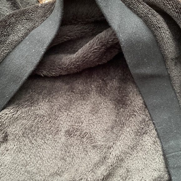 Girls H&M Super Soft Fuzzy Sequence Crewneck - Picture 5 of 6